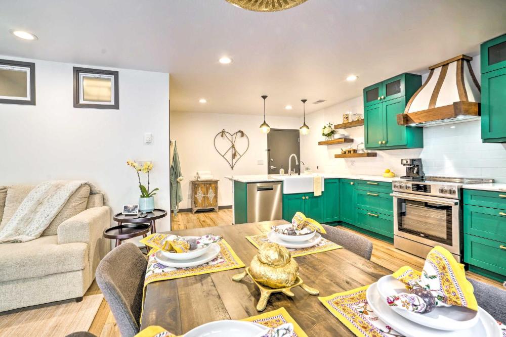 Luxury Spa Retreat Private Courtyard and More!